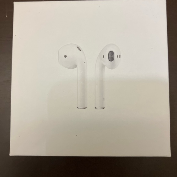 AirPods 2nd Generation - Picture 2 of 5